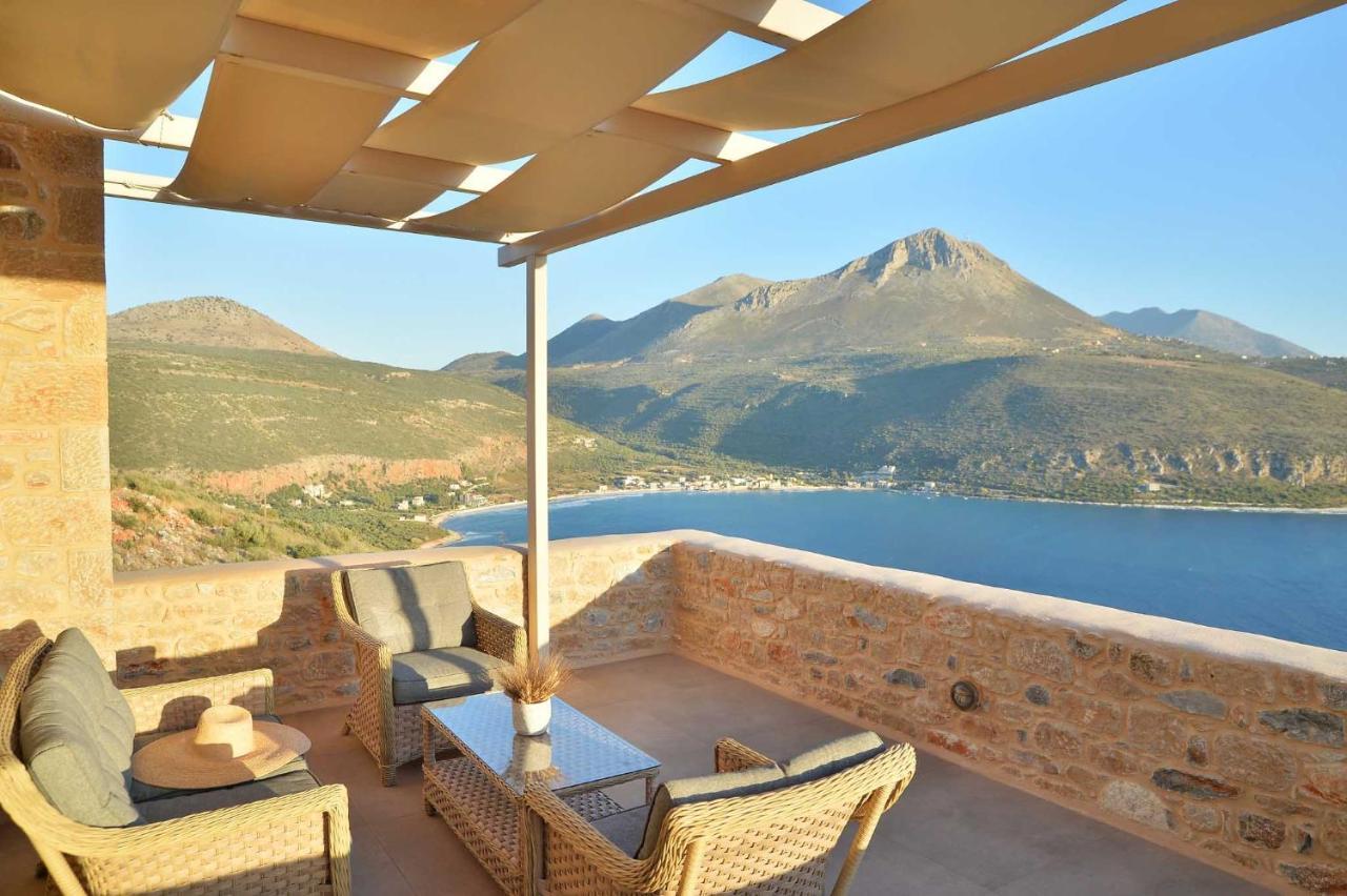 Akrolithi Boutique Hotel & Suites Oitilon Exterior photo
