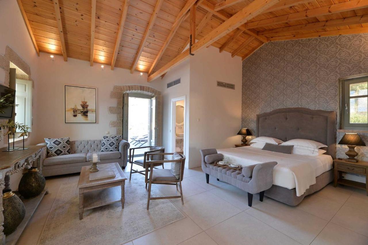 Akrolithi Boutique Hotel & Suites Oitilon Exterior photo